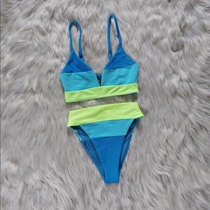 NWOT Beachriot bikini set